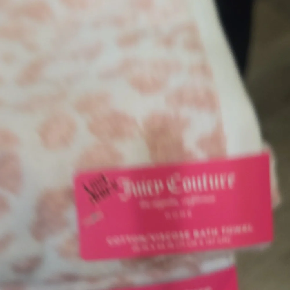Juicy Couture Home Pink Leopard Print Bath Towel Set